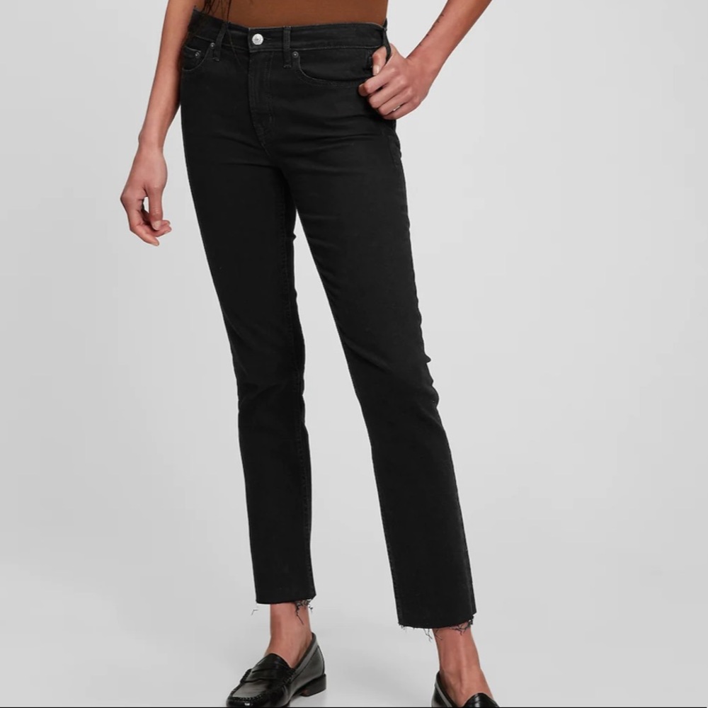 NWT Gap Mid Rise Vintage Slim Jeans with Washwell (Black)